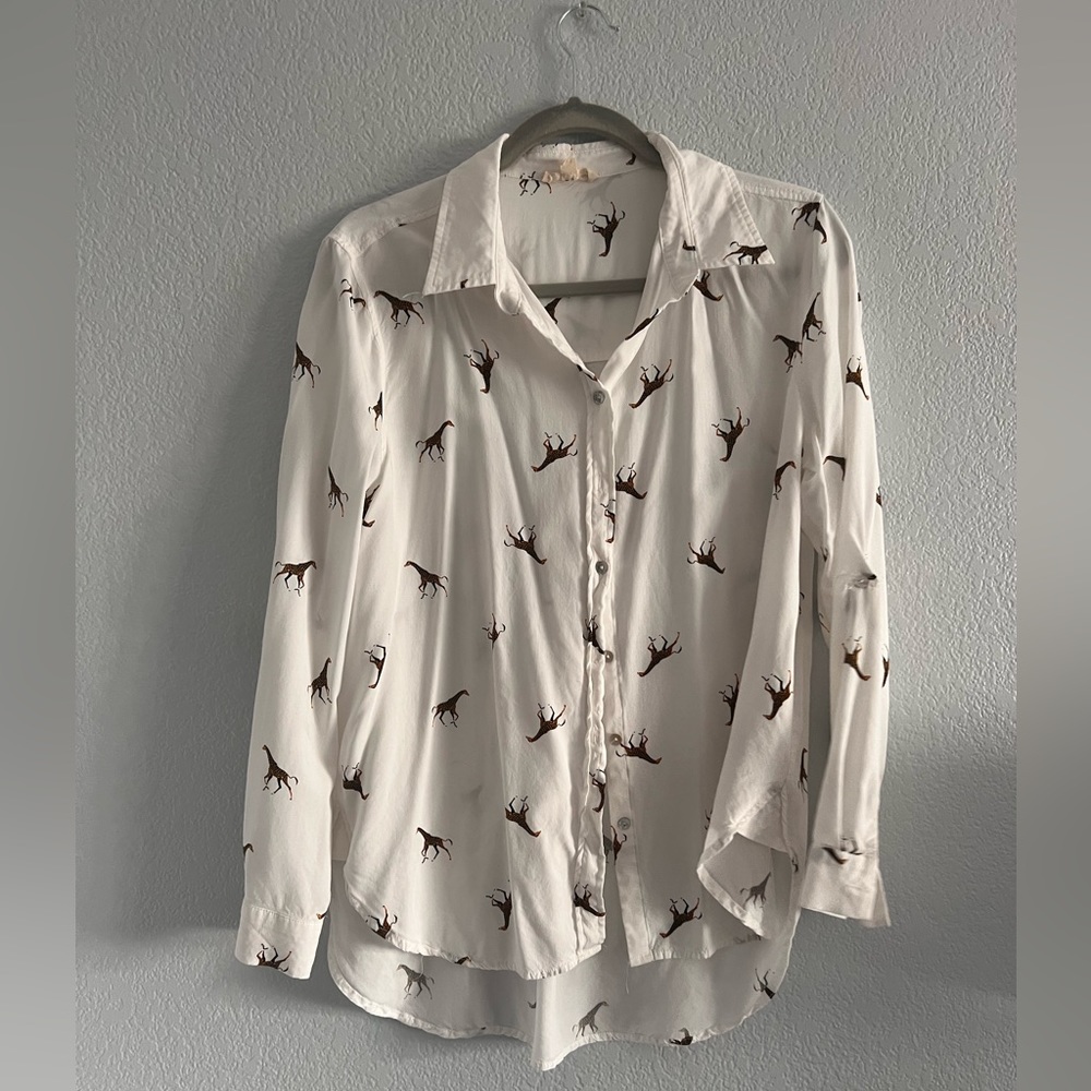 Giraffe button up white shirt L